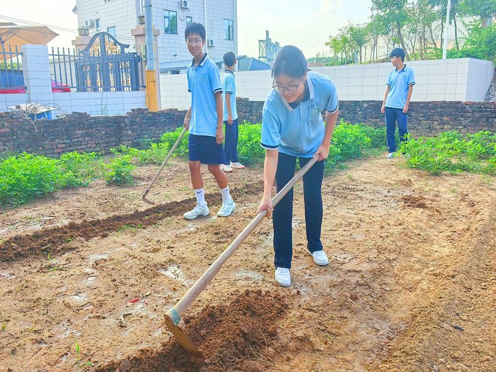 防城港不听话孩子管理学校推荐：寄宿素质培育机构怎么选